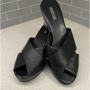 Kenneth Cole Reaction “Head Light, Size 10M